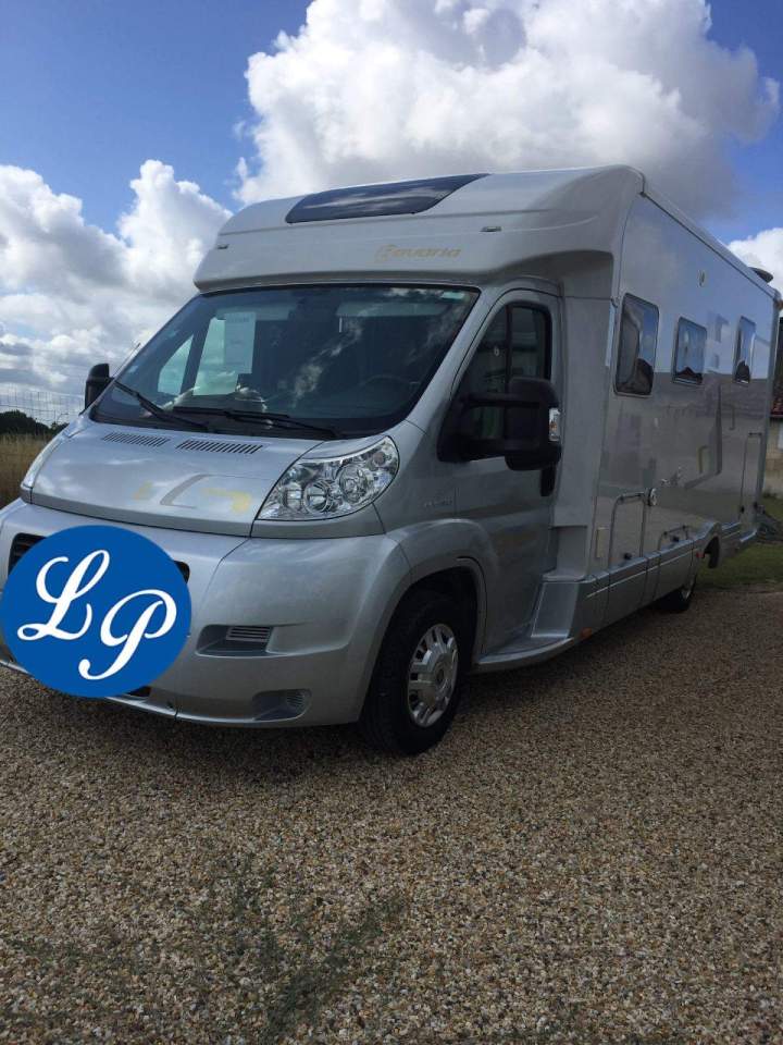 Camping-car moderne Barbezieux-Saint-Hilaire